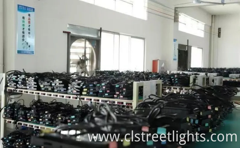 All in One Solar LED Flood Lamp IP66 Waterproof Outdoor Solar LED Flood Light with SMD High Brightness 40W 60W 100W 200W 300W 400W